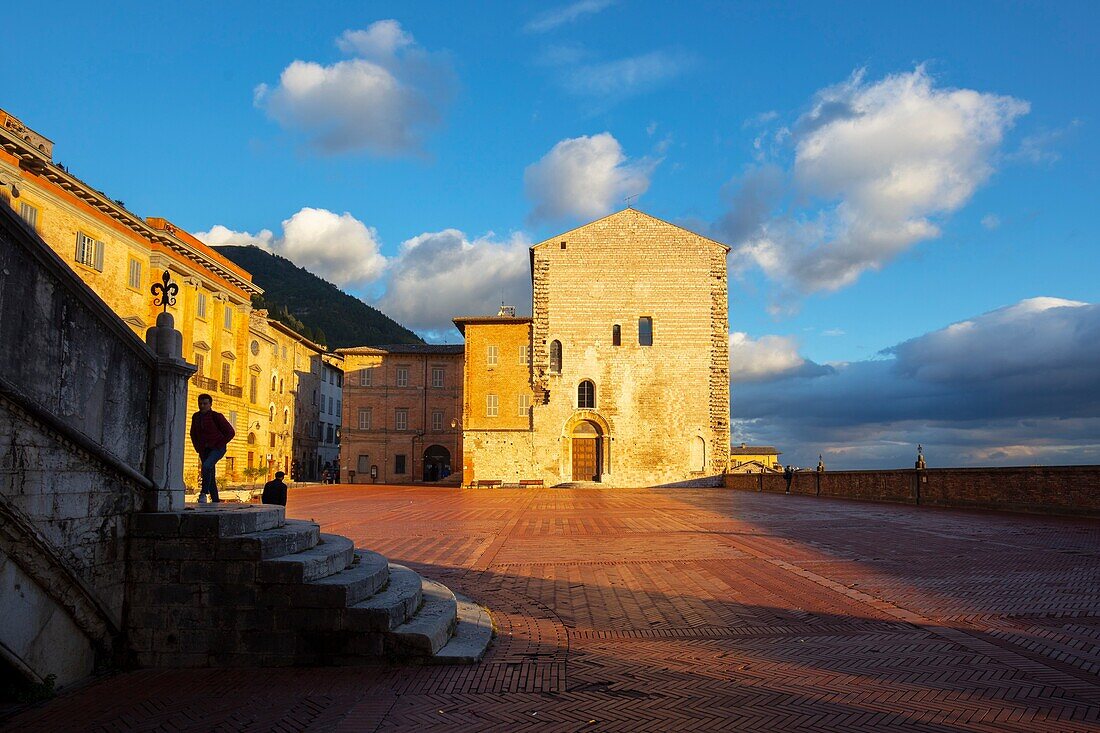 Piazza Grande, Gubbio, Province of Perugia, Umbria, Italy, Europe