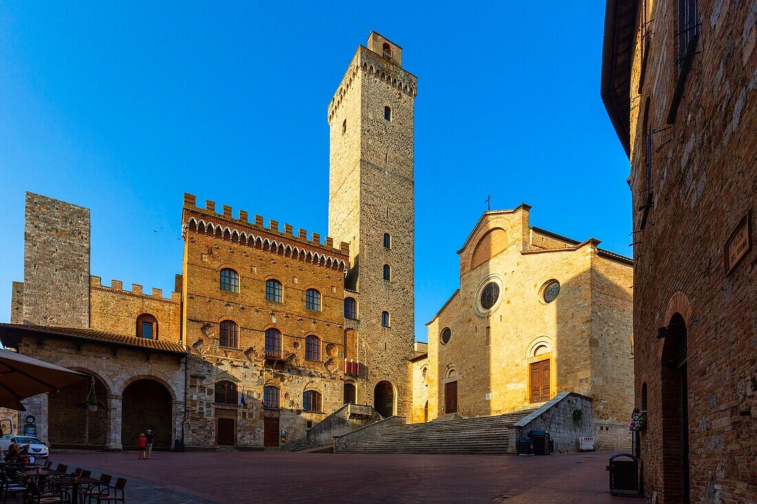 Piazza Duomo, San Gimignano, UNESCO-Weltkulturerbe, Siena, Toskana, Italien, Europa