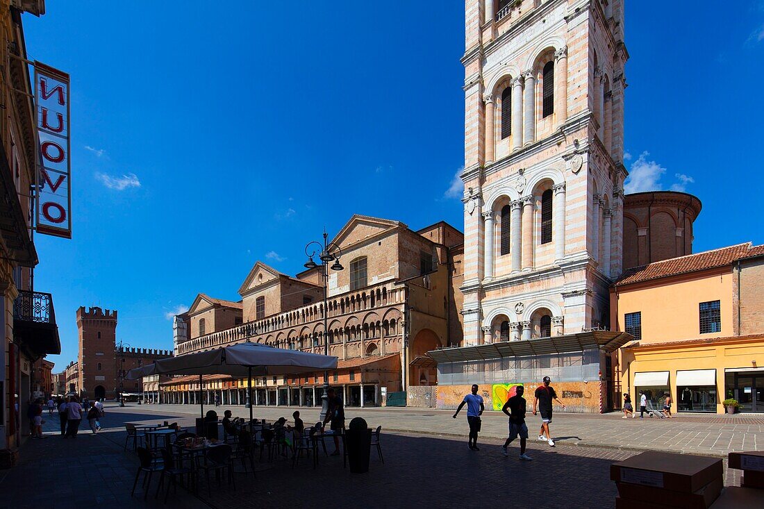 Glockenturm der Kathedrale, Piazza Trento e Trieste, Ferarra, UNESCO-Weltkulturerbe, Emilia-Romagna, Italien, Europa