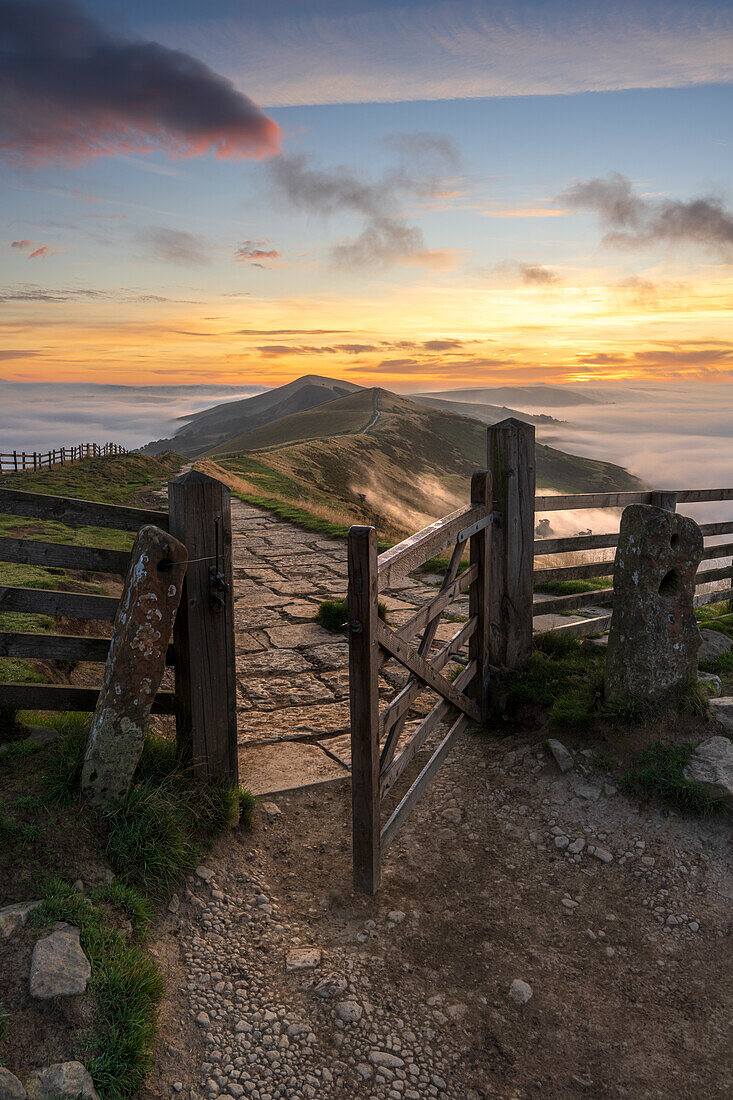 The gateway to The Great Ridge and Losehill with cloud inversion, Edale, The Peak District, Derbyshire, England, United Kingdom, Europe