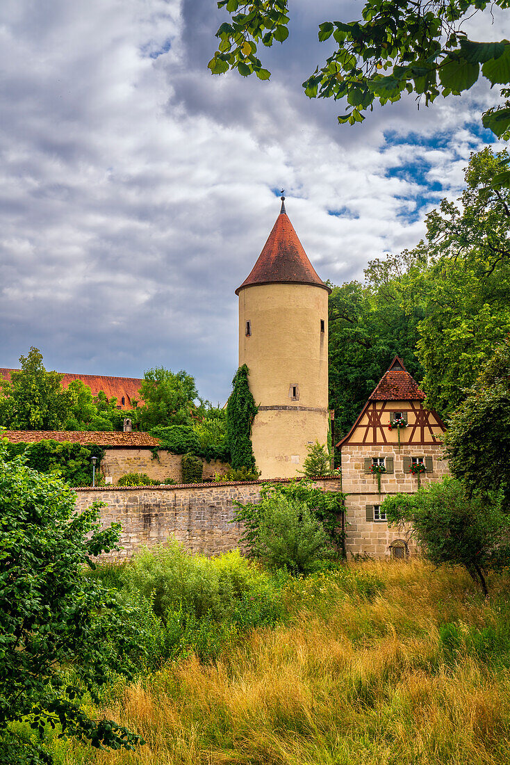 Blick auf den malerischen Faulturm, Dinkelsbühl, Franken, Bayern, Deutschland