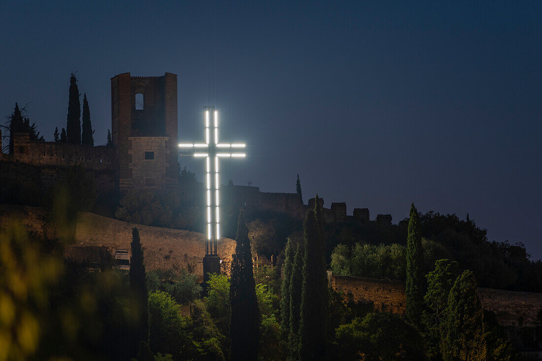 Leuchtendes Kreuz, Kruzifix, Verona, Venetien, Italien