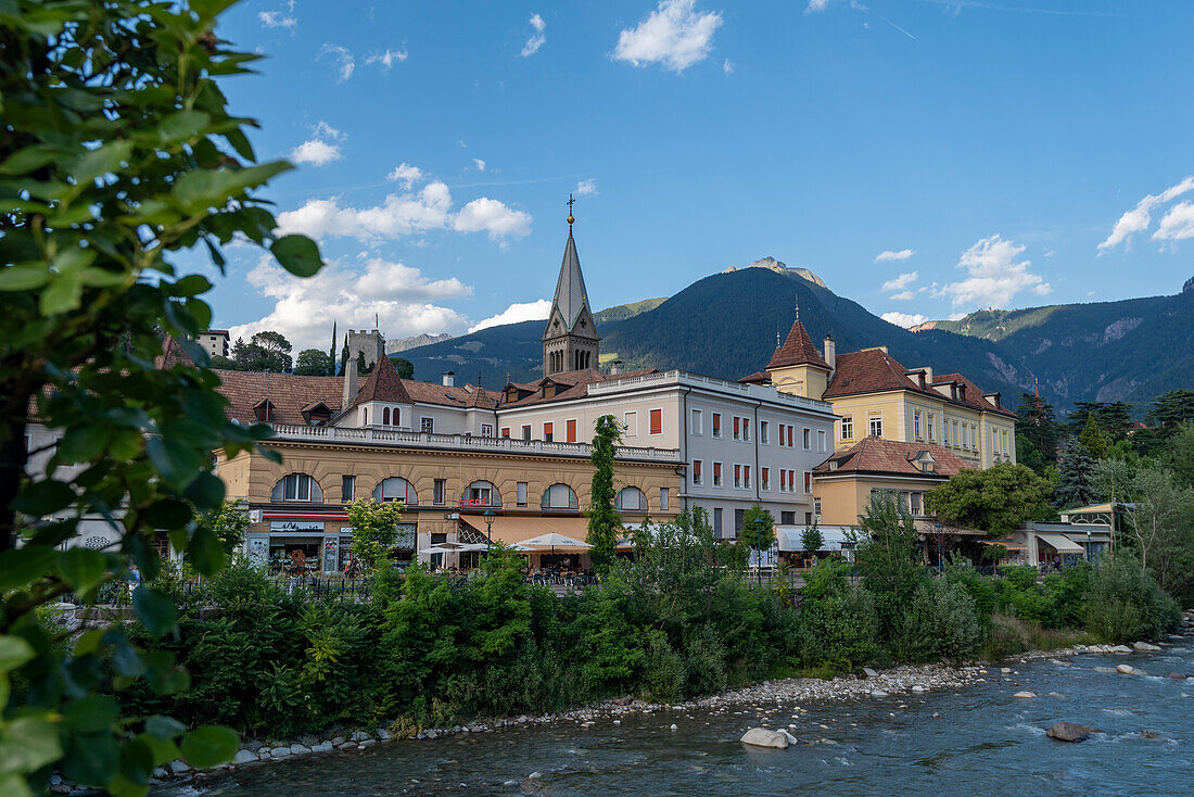 Fluss Passer, Kirche, Meran, Südtirol, Alto Adige, Italien