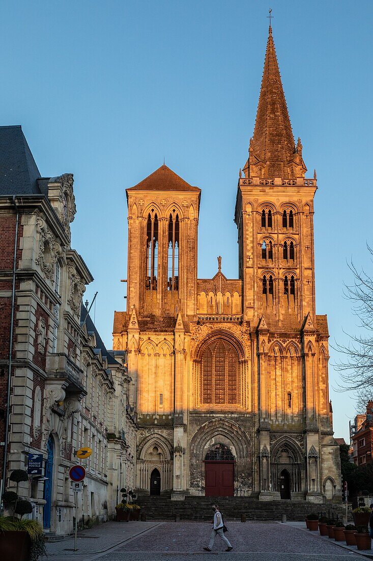 facade of the saint-pierre cathedral, norman ogival (gothic) style, sainte-therese watches over the sunday mass, lisieux, pays d'auge, calvados, normandy, france