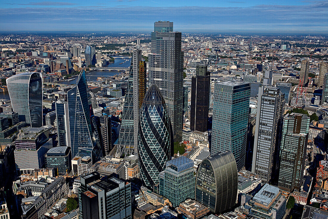 UK, London, High Angle View der Wolkenkratzer der City of London