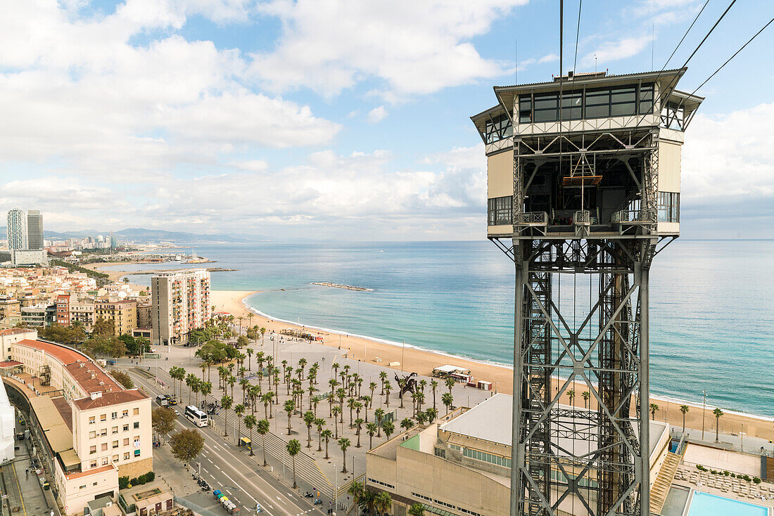 Spanien, Barcelona, Barcelonas Hafen Seilbahnturm und Küste
