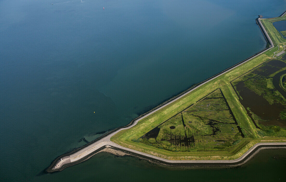 Niederlande, Zuid-Holland, Zierikzee, Luftaufnahme des Polders