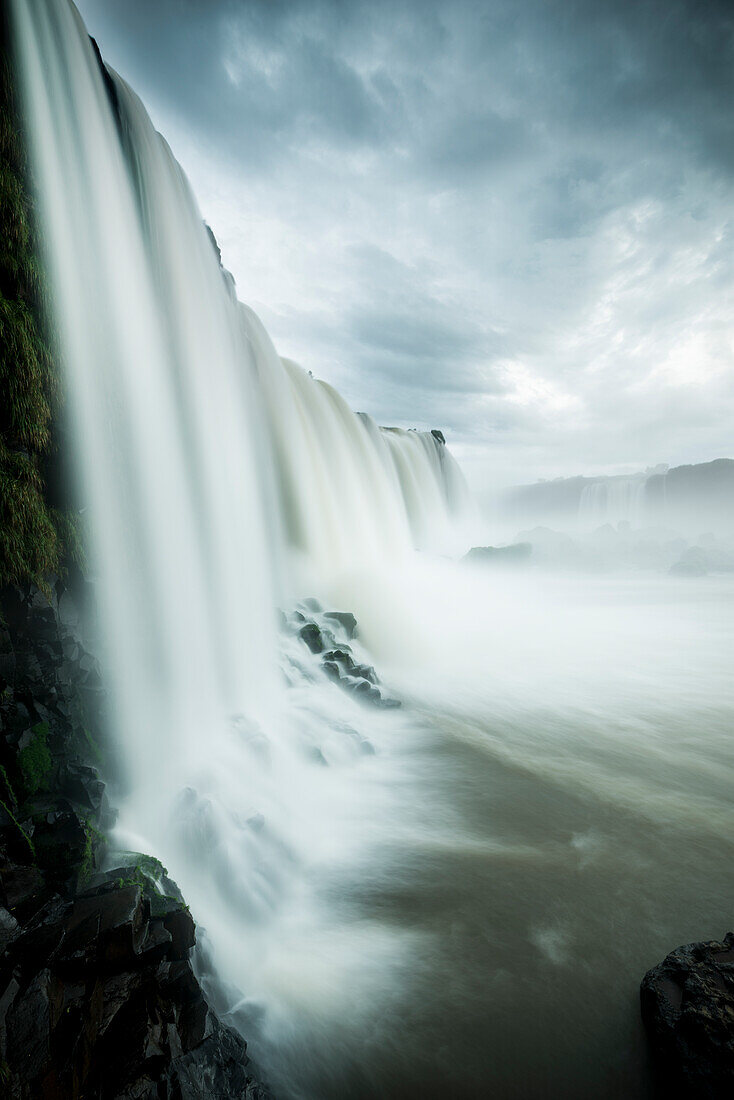 Brasilien, Garganta do Diabo an den Iguazu-Wasserfällen im Iguacu-Nationalpark