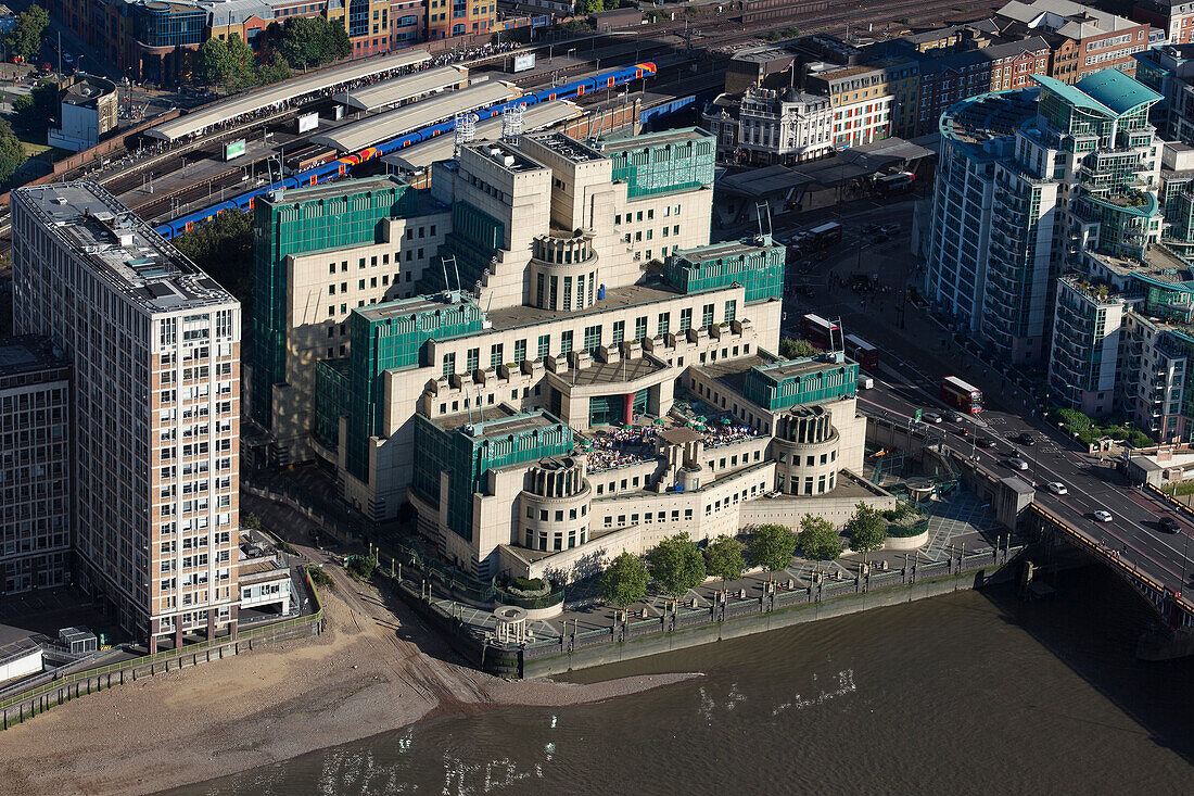 Großbritannien, London, Luftaufnahme des Hauptquartiers des Secret Intelligence Service