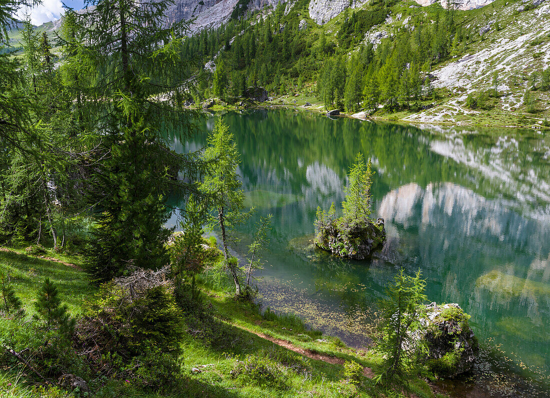 Lago de Federa at Croda da Lago in the Dolomites of the Veneto near Cortina d'Ampezzo. Part of the UNESCO World Heritage Site, Italy.