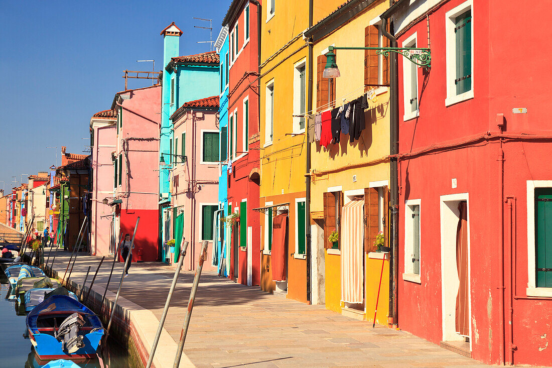 Brilliantly colored buildings on Burano Island, Lagoon Tour near Venice, Italy, Europe
