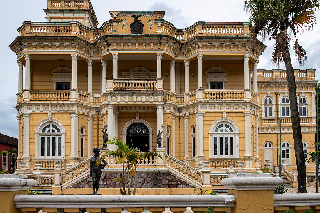Fassade des Palacio Rio Negro, dem Adelshaus eines Gummibarons, erbaut 1903, Manaus, Amazonas, Brasilien, Südamerika