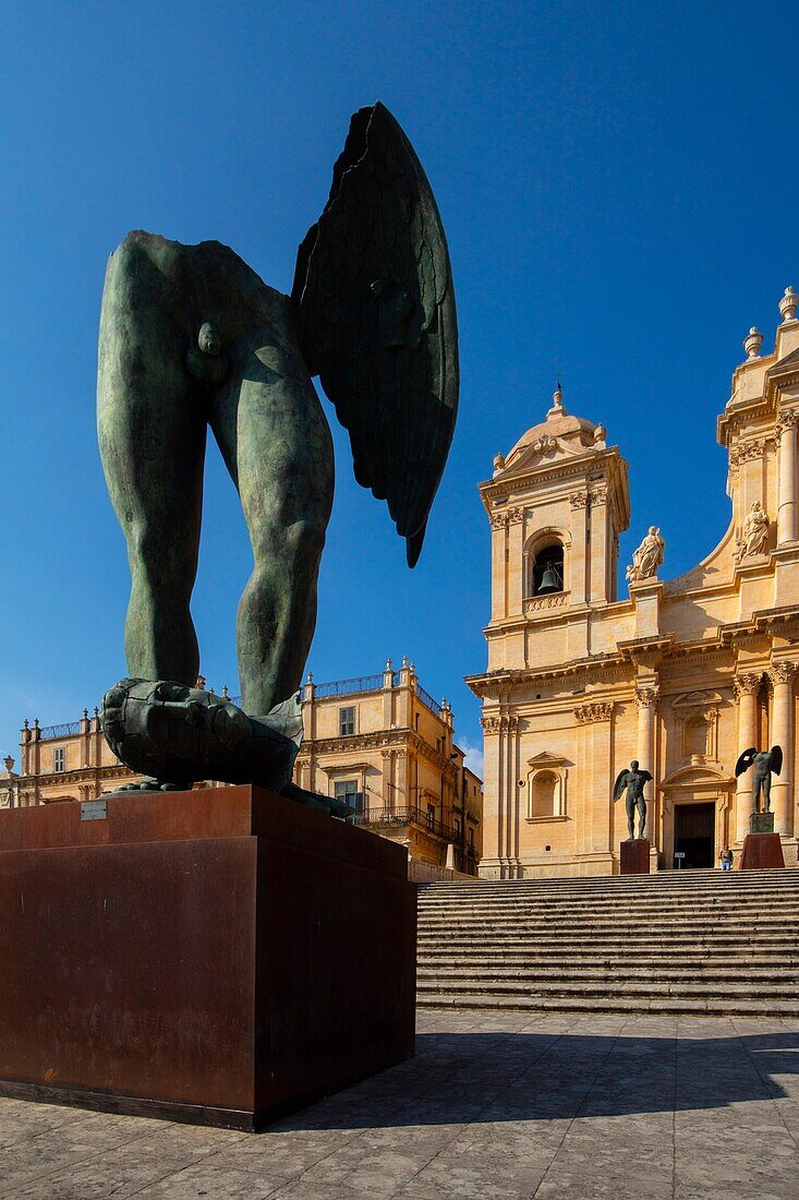 Mitoraj sculpture in front of the Cathedral of San Nicolo, UNESCO World Heritage Site, Noto, Siracusa, Sicily, Italy, Europe