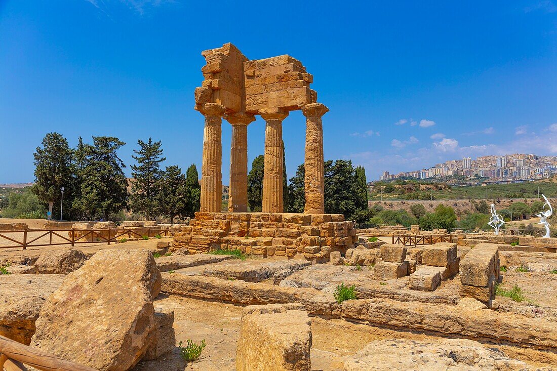 Tempel der Dioskuren, Tal der Tempel, UNESCO-Weltkulturerbe, Agrigento, Sizilien, Italien, Europa