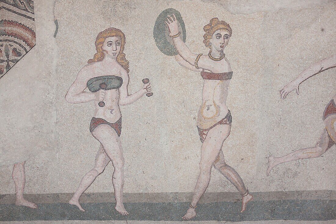Mosaics of female gymnasts, The Roman Villa del Casale (Villa Romana del Casale), UNESCO World Heritage Site, Piazza Armerina, Enna, Sicily, Italy, Europe