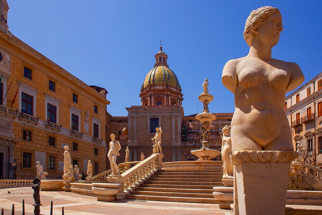 Piazza Pretoria, Pretoria fountain, Palermo, Sicily, Italy, Europe