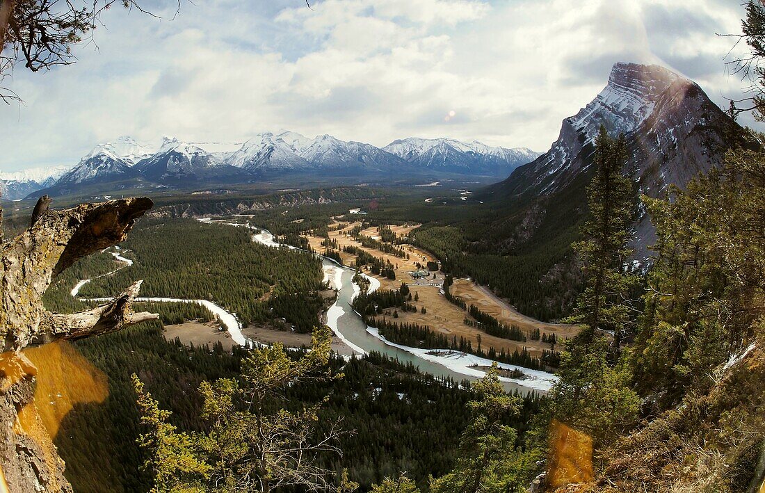 Ansicht vom Tunnel Mountain bei Banff mit Mount Rundle, Banff National Park, Alberta, Kanada West