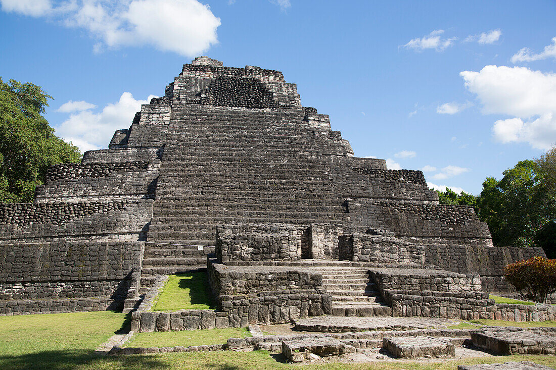 Tempel 1, Maya-Stätte, archäologische Zone Chacchoben, Chacchoben, Bundesstaat Quintana Roo, Mexiko, Nordamerika