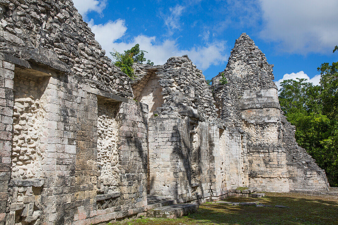 Struktur 1, Maya-Ruinen, Archäologische Zone Chicanna, Bundesstaat Campeche, Mexiko, Nordamerika