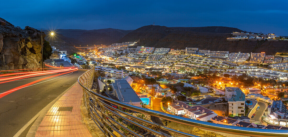 View of Puerto Rico from elevated position at dusk, Playa de Puerto Rico, Gran Canaria, Canary Islands, Spain, Atlantic, Europe