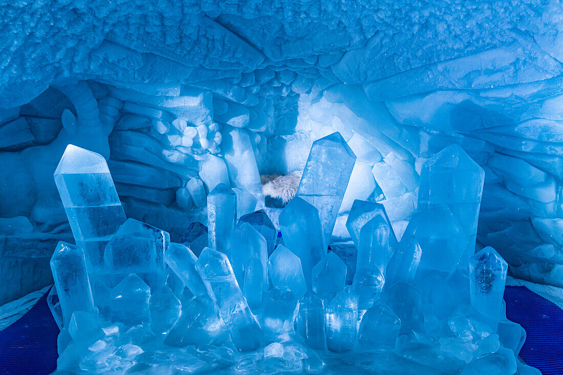 Eisskulpturen im Gletscherparadies, Kleines Paradies, Zermatt, Wallis, Schweiz, Europa