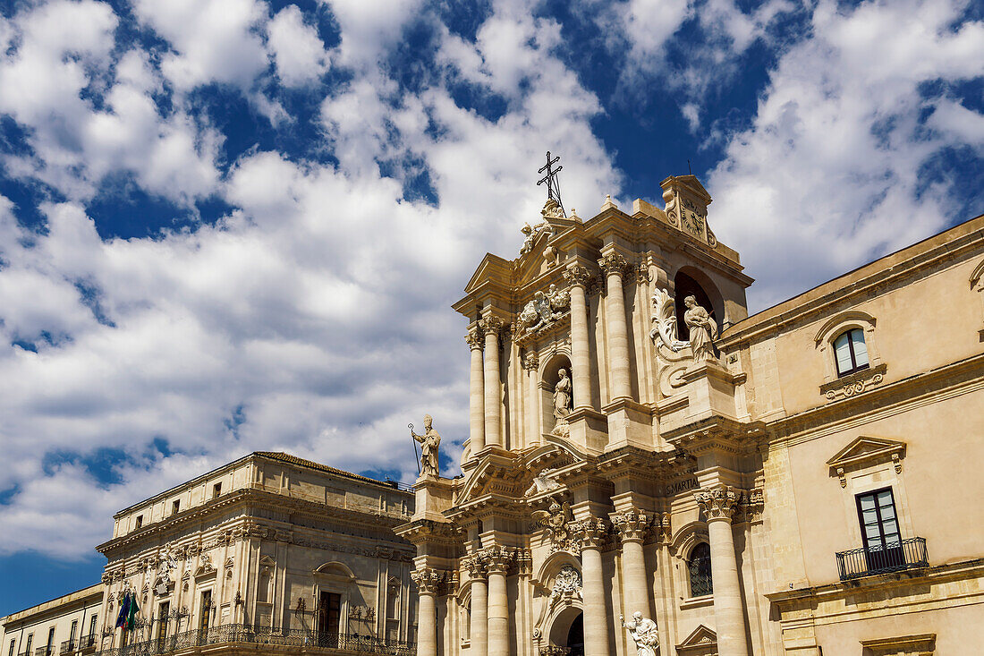 Exterior view of Syracuse Cathedral and Palazzo del Vermexio town hall at Piaza del Duomo in Ortygia, UNESCO World Heritage Site, Syracuse, Sicily, Italy, Europe