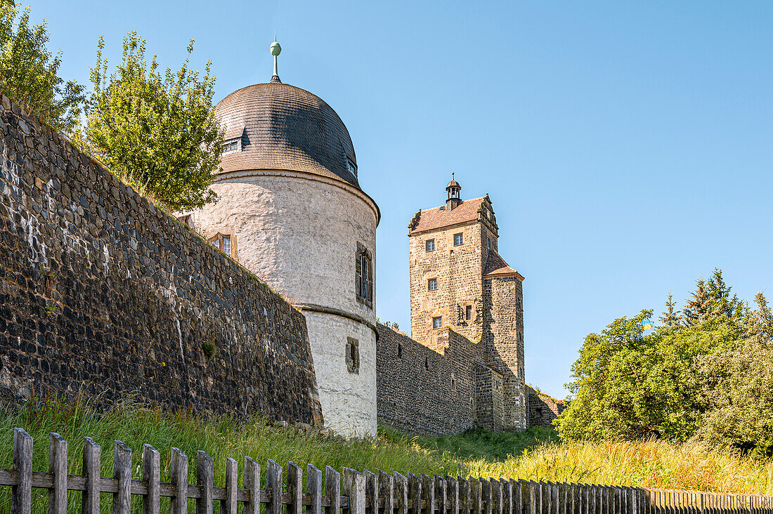 Schösserturm an der Burgmauer der Burg Stolpen, Sachsen, Deutschland