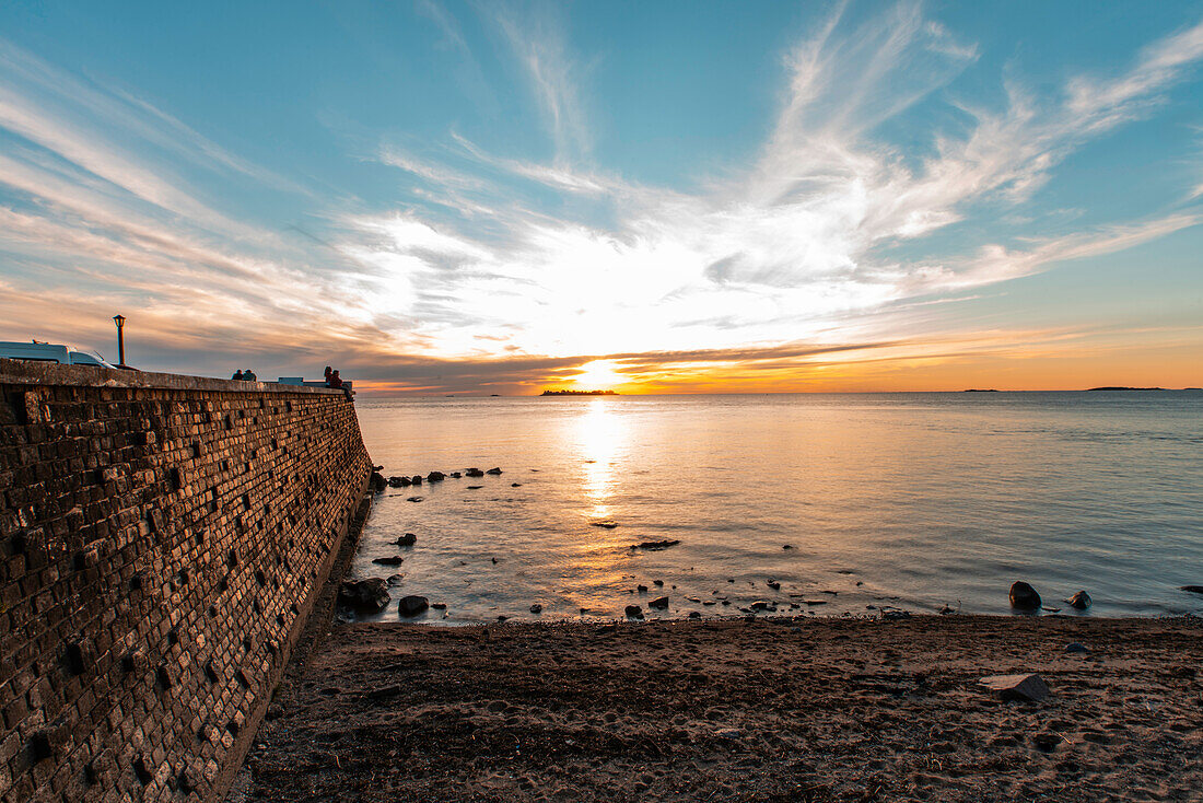 Malerischer Blick auf den Strand und bei Sonnenuntergang Uruguay, Südamerika