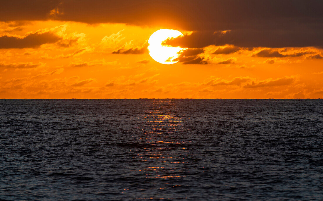 USA, Florida, Boca Raton, Sunrise over sea