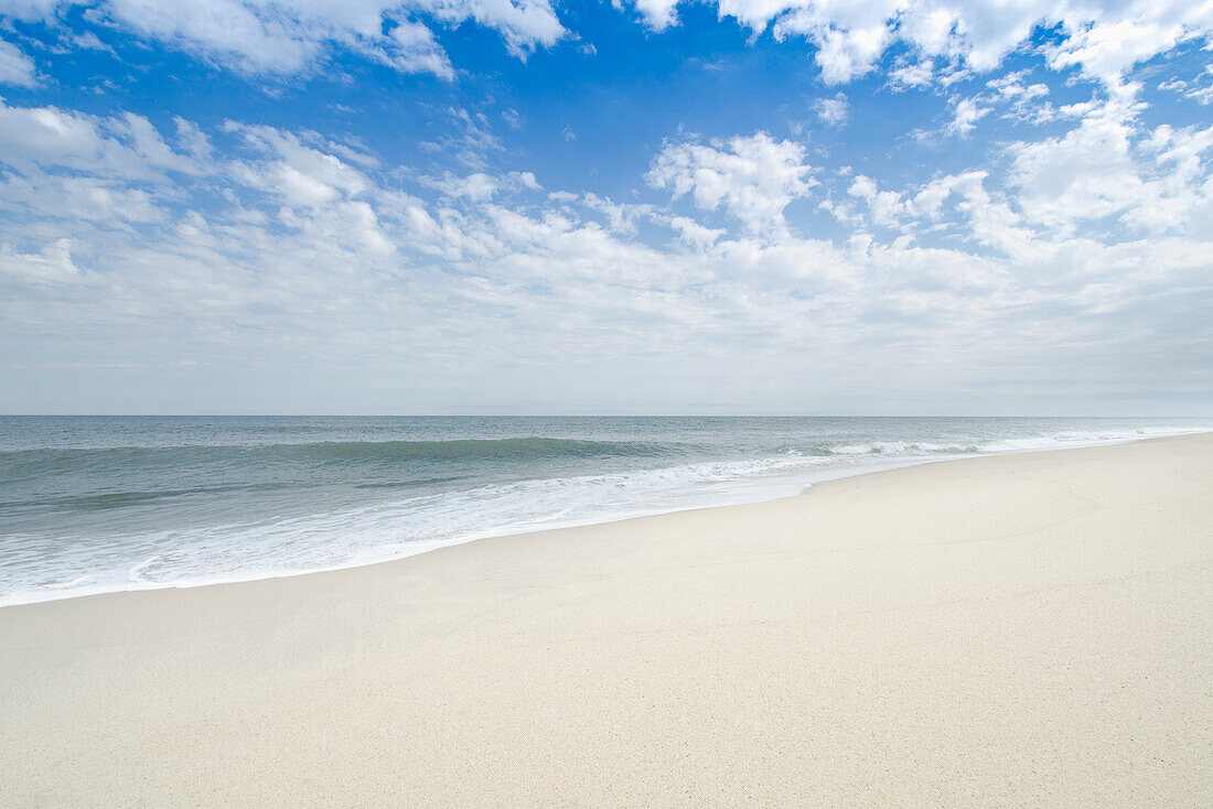 USA, Massachusetts, Cape Cod, Nantucket Island, Empty Siasconset Beach