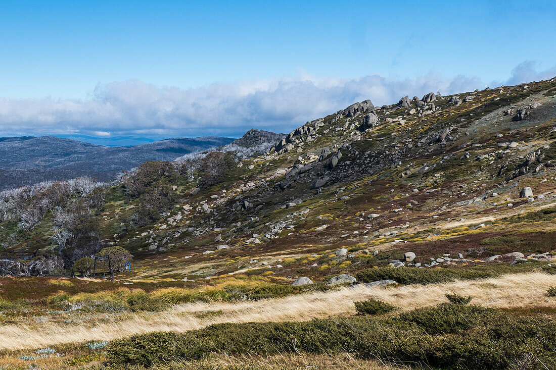 Australia, New South Wales, Landscape with mountains in Kosciuszko National Park