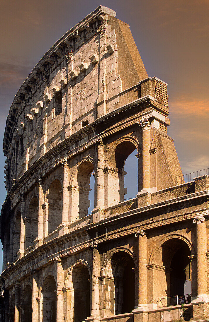 Italien, Latium, Rom, Architektonisches Detail des Kolosseums