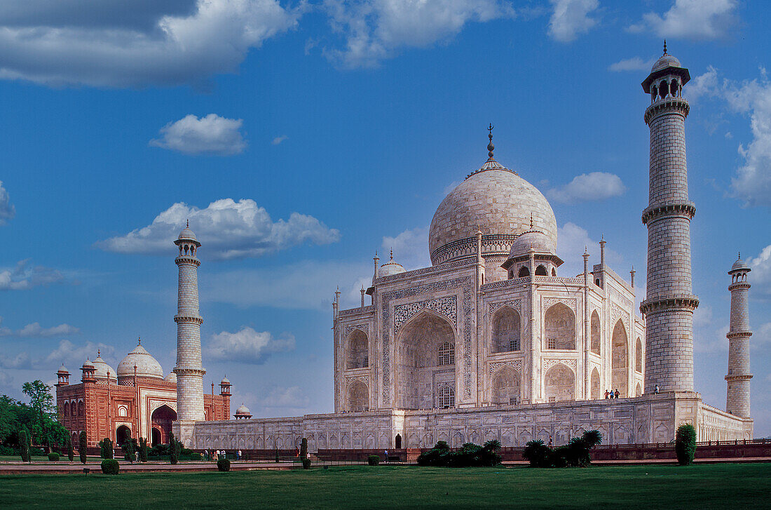 Indien, Uttar Pradesh, Agra, Taj Mahal mit Minaretten