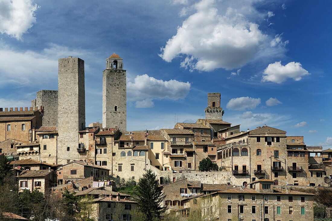 Italien, Toskana, San Gimignano, mittelalterliche Türme und Gebäude
