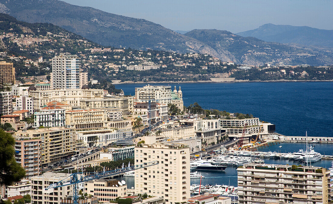 Fürstentum Monaco, Monte Carlo, Stadtarchitektur an Küste und Meer