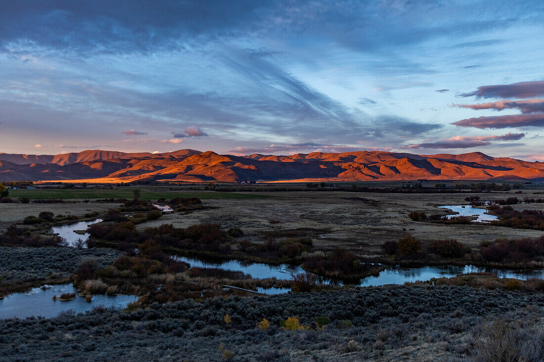 USA, Idaho, Picabo, Sunset over Silver Creek, spring creek in Nature Conservancy