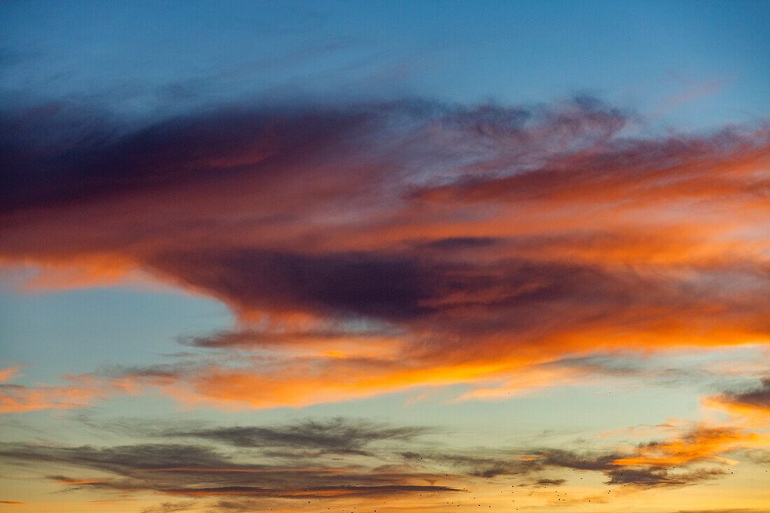 Wolken am Himmel bei Sonnenuntergang