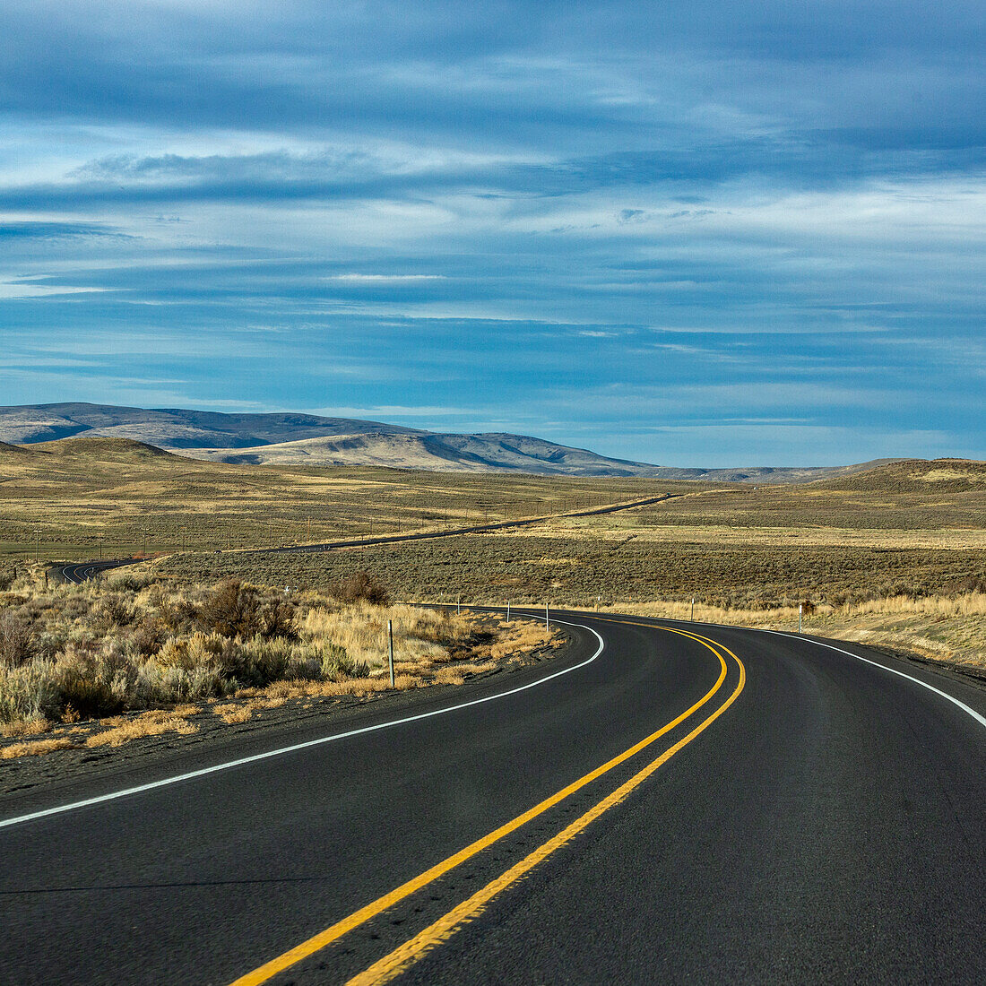 United States, Nevada, Winnemucca, Empty highway in desert