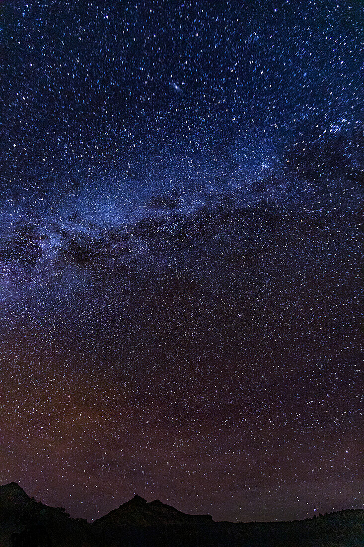 Vereinigte Staaten, Utah, Escalante, Milchstraße im dunklen Himmel sichtbar