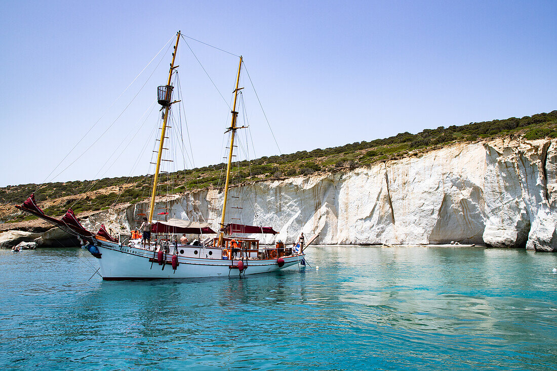 Tour boats in Kleftiko Bay, white cliffs of Kleftiko, Milos, Cyclades Islands, Greek Islands, Aegean Sea, Greece, Europe
