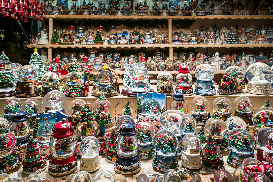 Österreich, Salzburg, Weihnachtsmarkt, Weihnachtsspielzeug