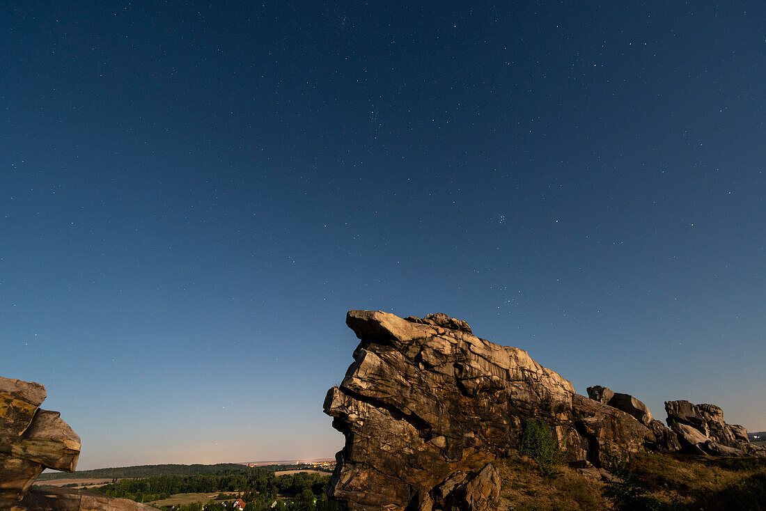 Teufelsmauer, night sky with stars, Weddersleben, Thale, Harz, Saxony-Anhalt, Germany