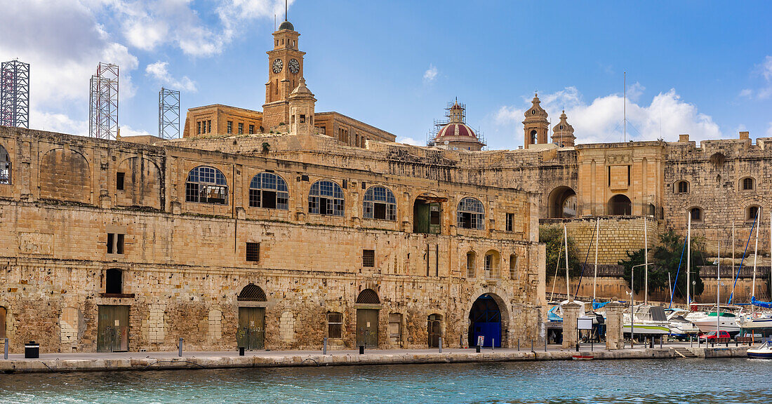 Alte Lagerhallen in Vittoriosa, Malta, Europa