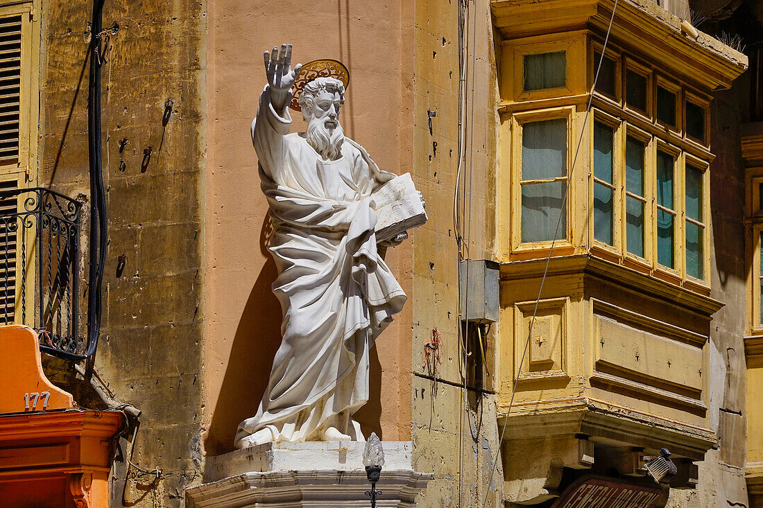 Heiligenfigur in den den Gassen von Valletta, Malta, Mittelmeer, Europa