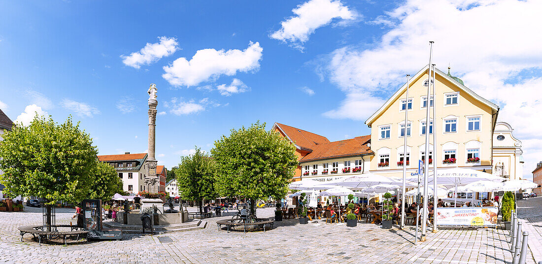 Marienplatz mit Mariensäule in Immenstadt im Allgäu in Bayern in Deutschland