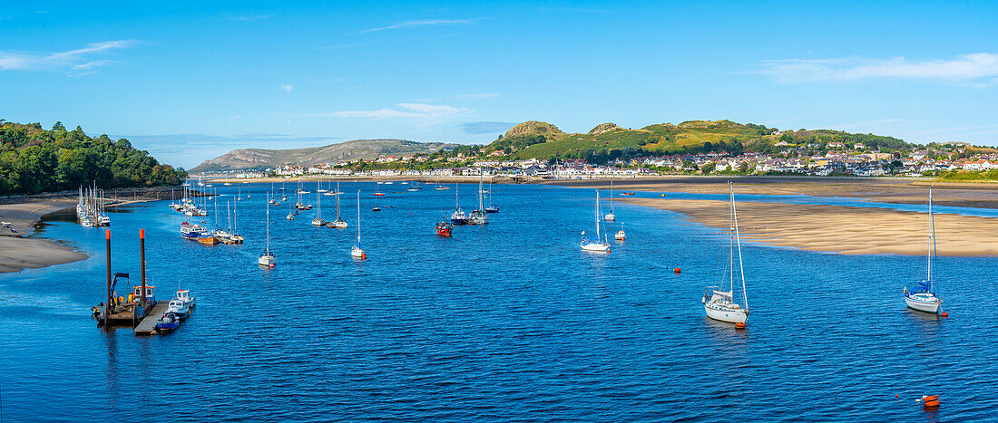 Ansicht der Boote des Flusses Conwy, Conwy, Gwynedd, Nordwales, Vereinigtes Königreich, Europa