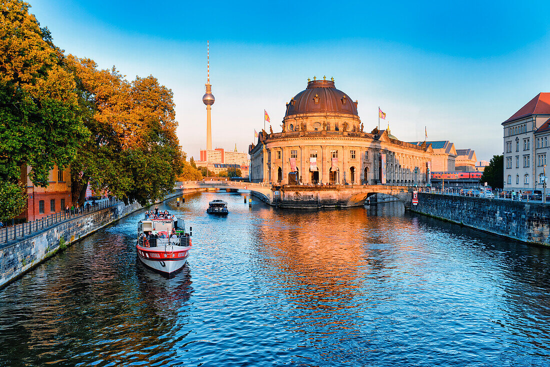 Bode Museum at sunset, Museum Island, UNESCO World Heritage Site, Berlin Mitte district, Berlin, Germany, Europe