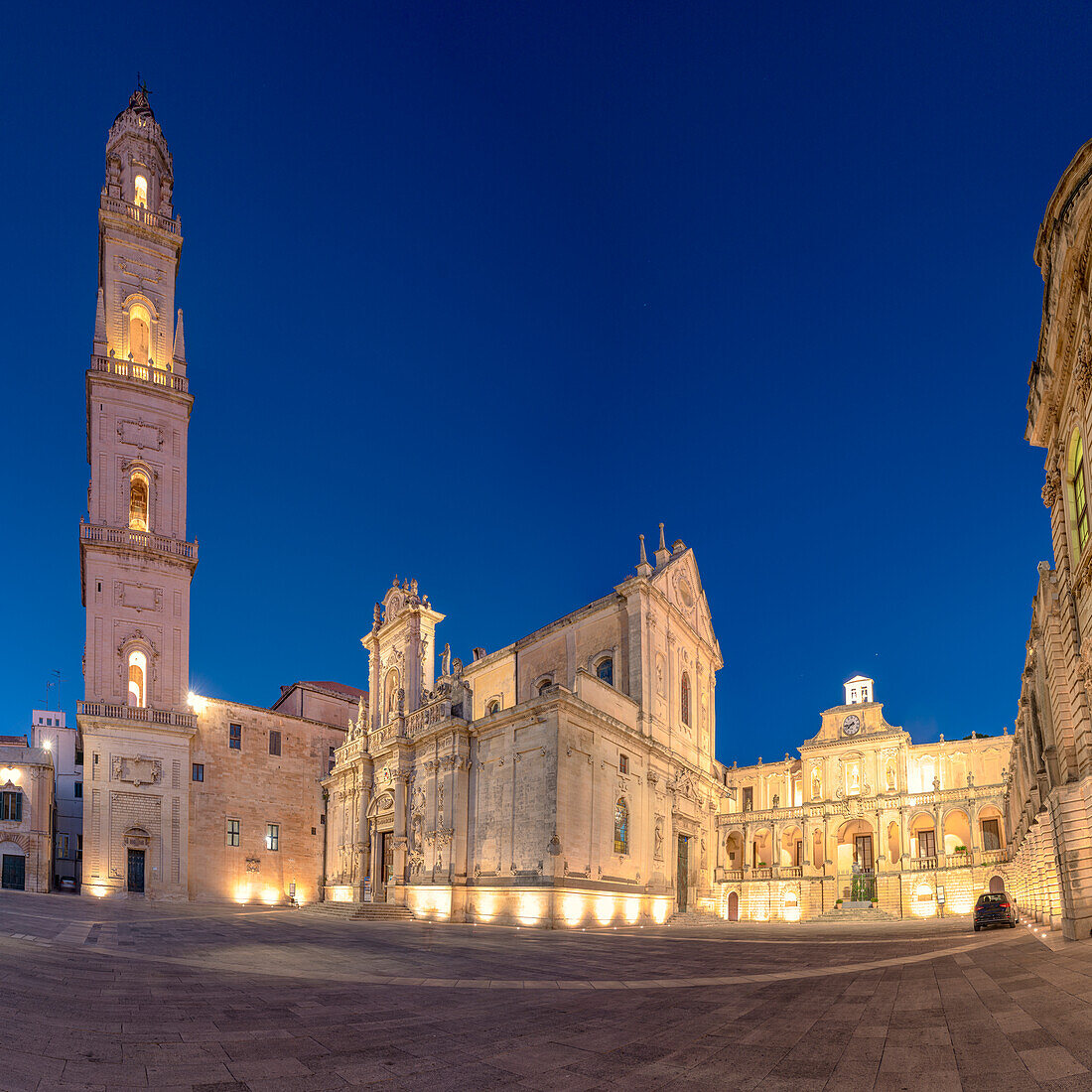 Cathedral and Piazza del Duomo square of Lecce at dusk, Salento, Apulia, Italy, Europe