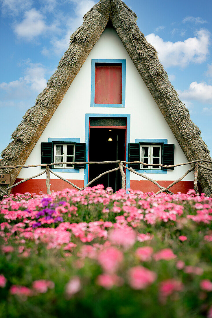 Traditionelles Haus in Santana, Madeira, Portugal, Atlantik, Europa