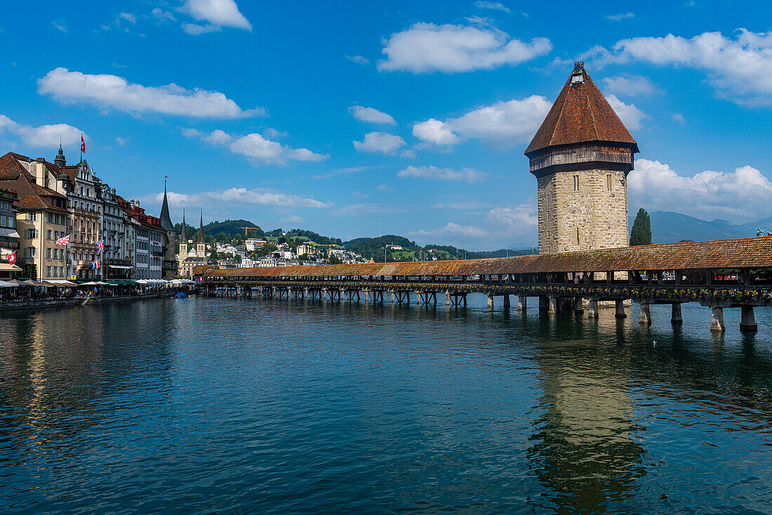 Kapellbrucke (Chapel Bridge), wooden footbridge, Lucerne, Switzerland, Europe